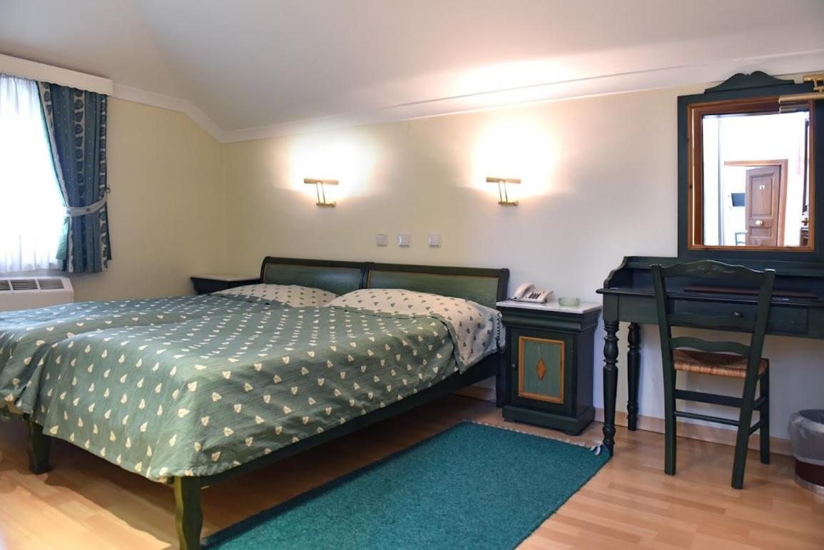 Aiolis Hotel Kastoria Exteriör bild