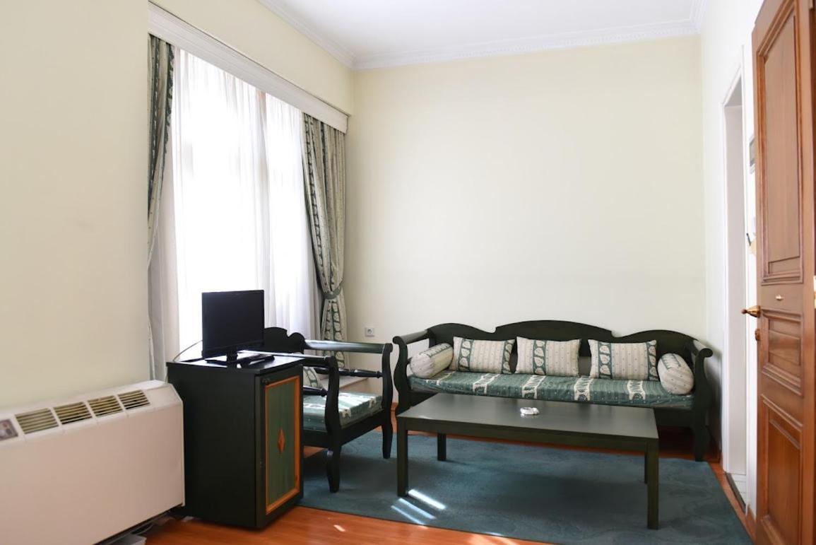 Aiolis Hotel Kastoria Exteriör bild