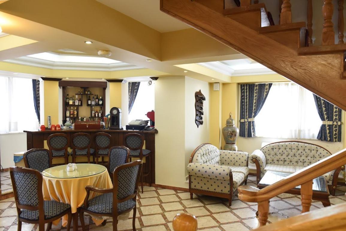 Aiolis Hotel Kastoria Exteriör bild