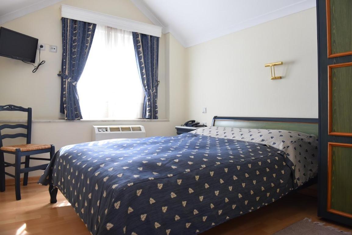 Aiolis Hotel Kastoria Exteriör bild